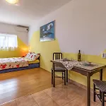 Nice Apartment In Pula With Kitchen